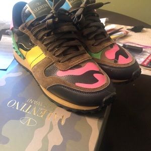 💯Women’s Valentino Sneakers